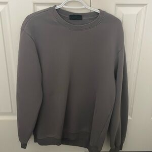 Grey crewneck
